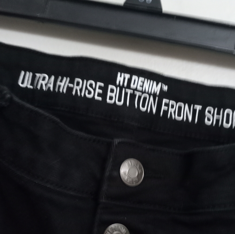 Hot Topic Ultra High Rise Button Front Shorts - Picture 3 of 3